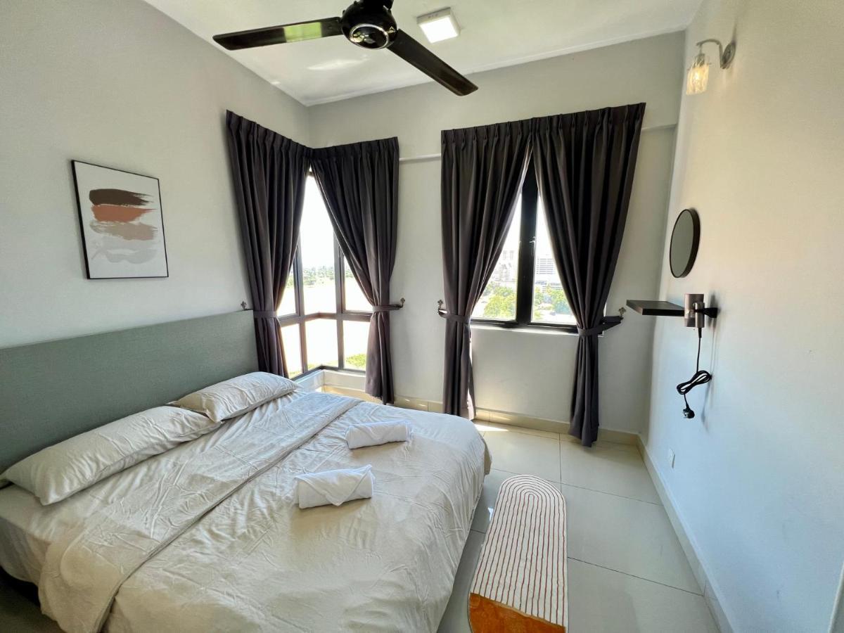 Riverview 8pax 3br In Kbtown Ps4, Netflix A-9-3 Apartment Kota Bharu